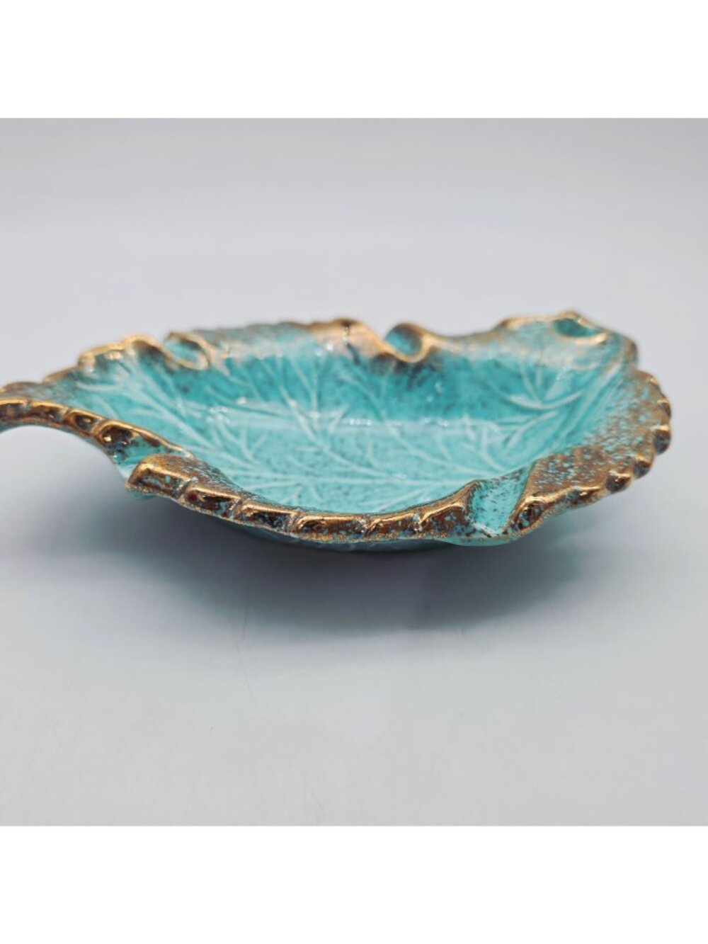 Leaf-Shaped Ceramic Ashtray Turquoise Gold Accents California Pottery 8x6 - Picture 5 of 8